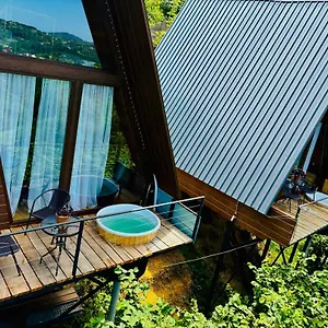 Wayside شاليه باتومي